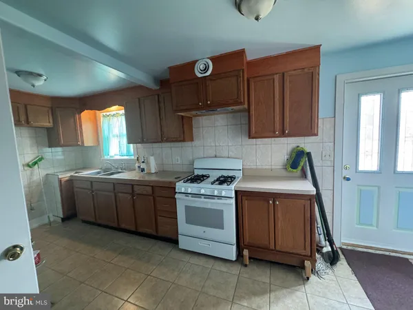 $1,980 | 332 East Broadway, Salem, NJ 08079