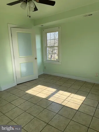 $1,980 | 332 East Broadway, Salem, NJ 08079