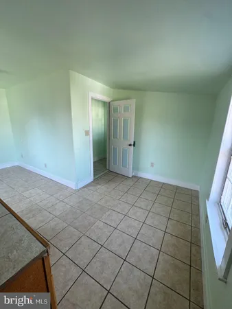 $1,980 | 332 East Broadway, Salem, NJ 08079