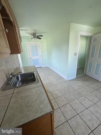 $1,980 | 332 East Broadway, Salem, NJ 08079