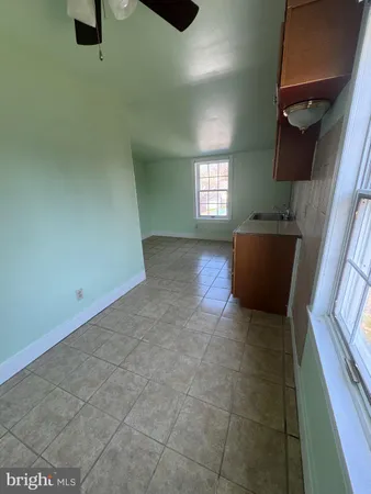 $1,980 | 332 East Broadway, Salem, NJ 08079