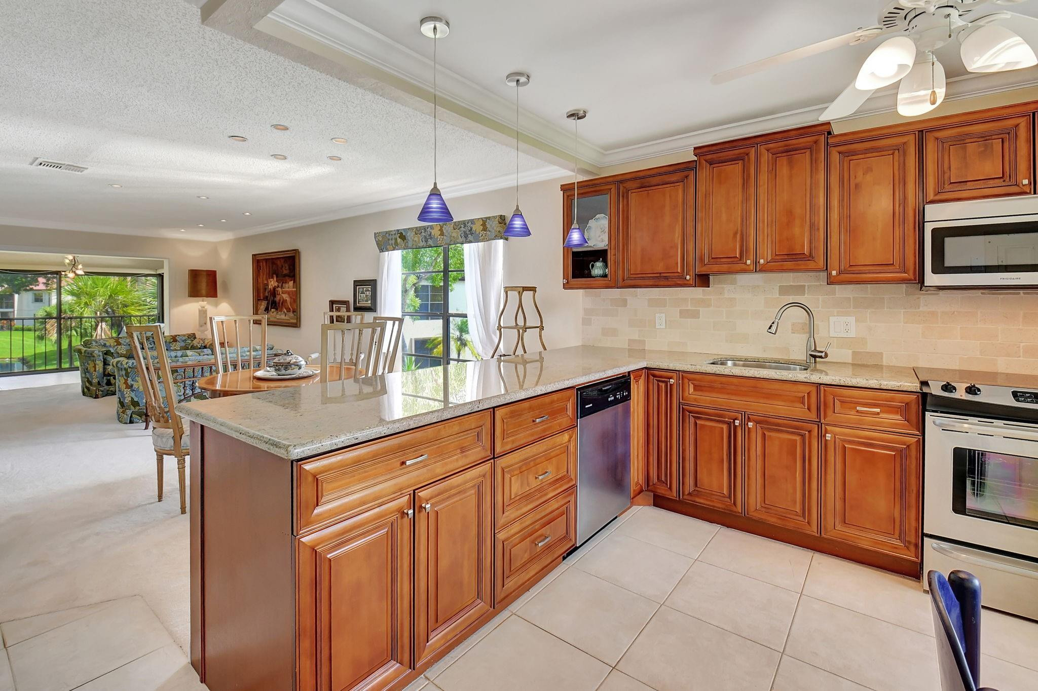 21755 Arriba Real, Unit 29H Boca Raton, FL 33433 - Photo 11 of 49 Photo 11