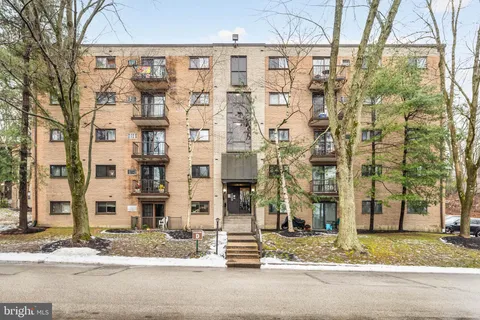 $214,000 | 400 Glendale Road, Unit D44, Havertown, PA 19083