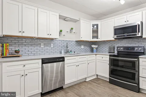 $214,000 | 400 Glendale Road, Unit D44, Havertown, PA 19083