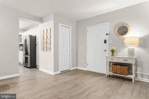 $214,000 | 400 Glendale Road, Unit D44, Havertown, PA 19083