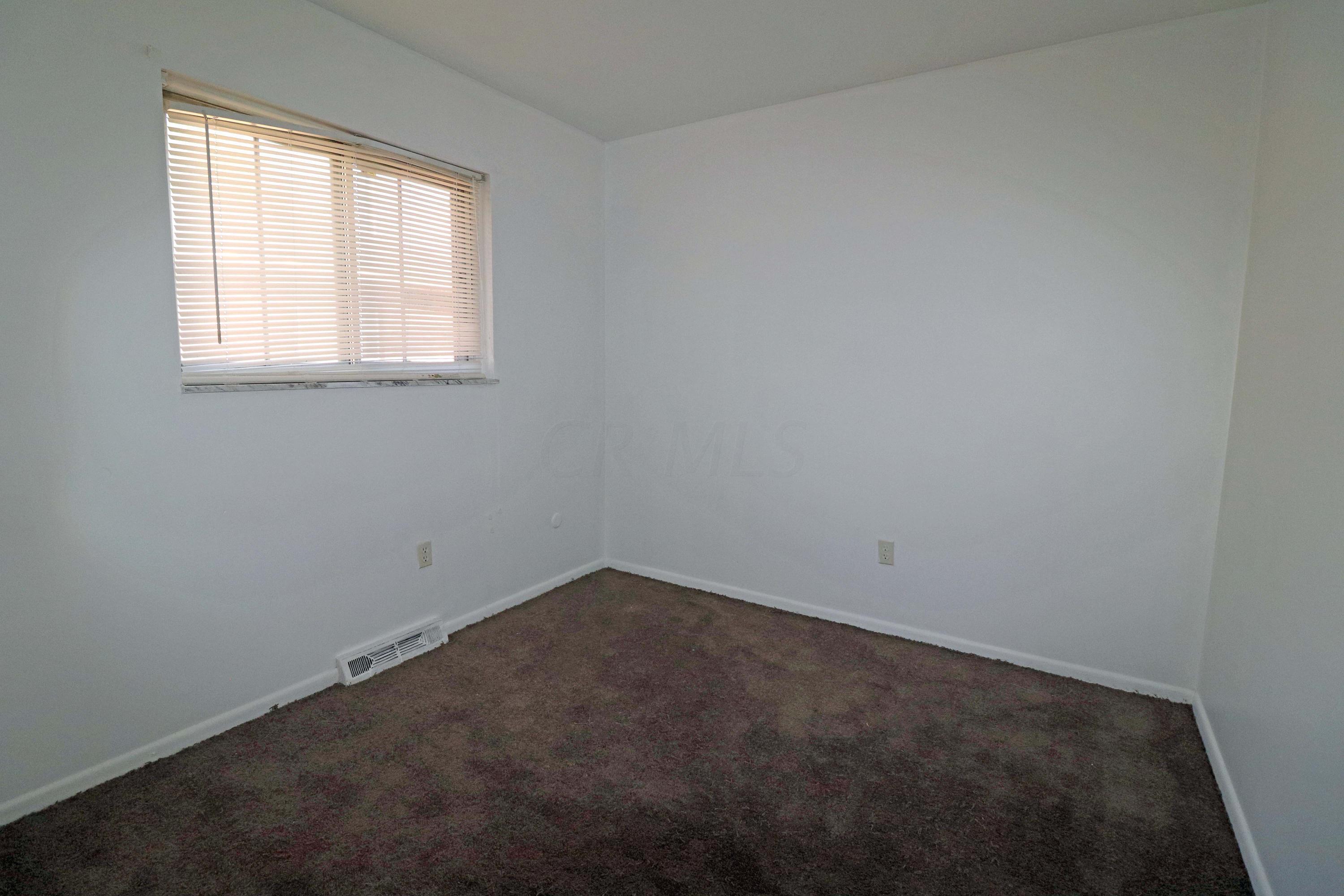 4950-4952 Karl Road Columbus, OH 43229 - Photo 19 of 26 Gallery Image 19