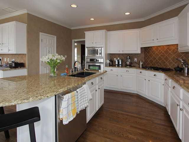 12213 Bridgewater Road Indianapolis, IN 46256 - Photo 9 of 13 Gallery Image 9