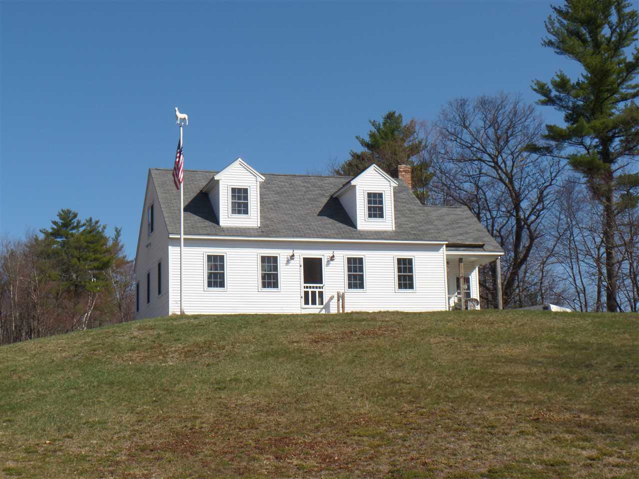 39 New Orchard Road Pittsfield, NH 03263 - Photo 1 of 40