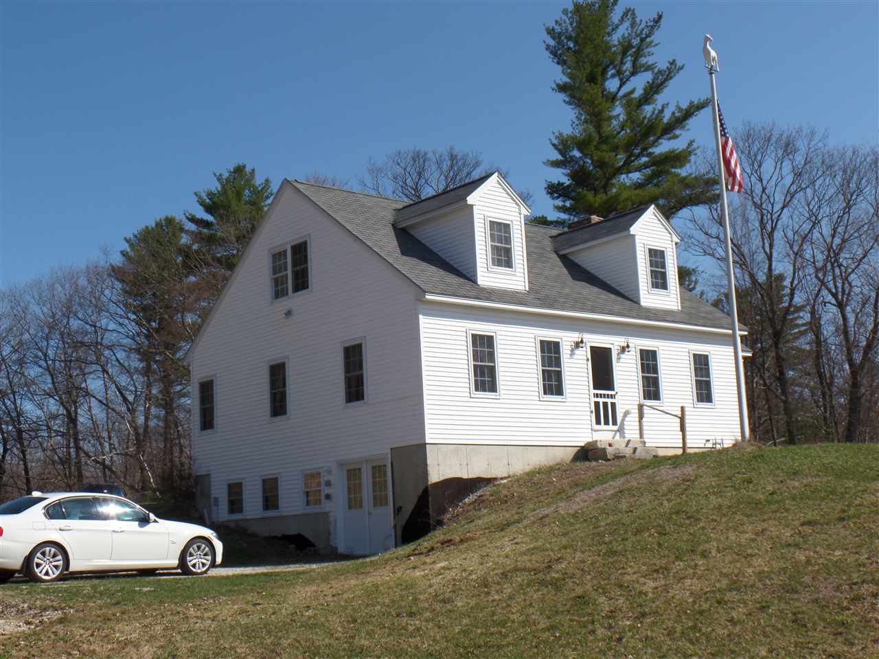 39 New Orchard Road Pittsfield, NH 03263 - Photo 2 of 40