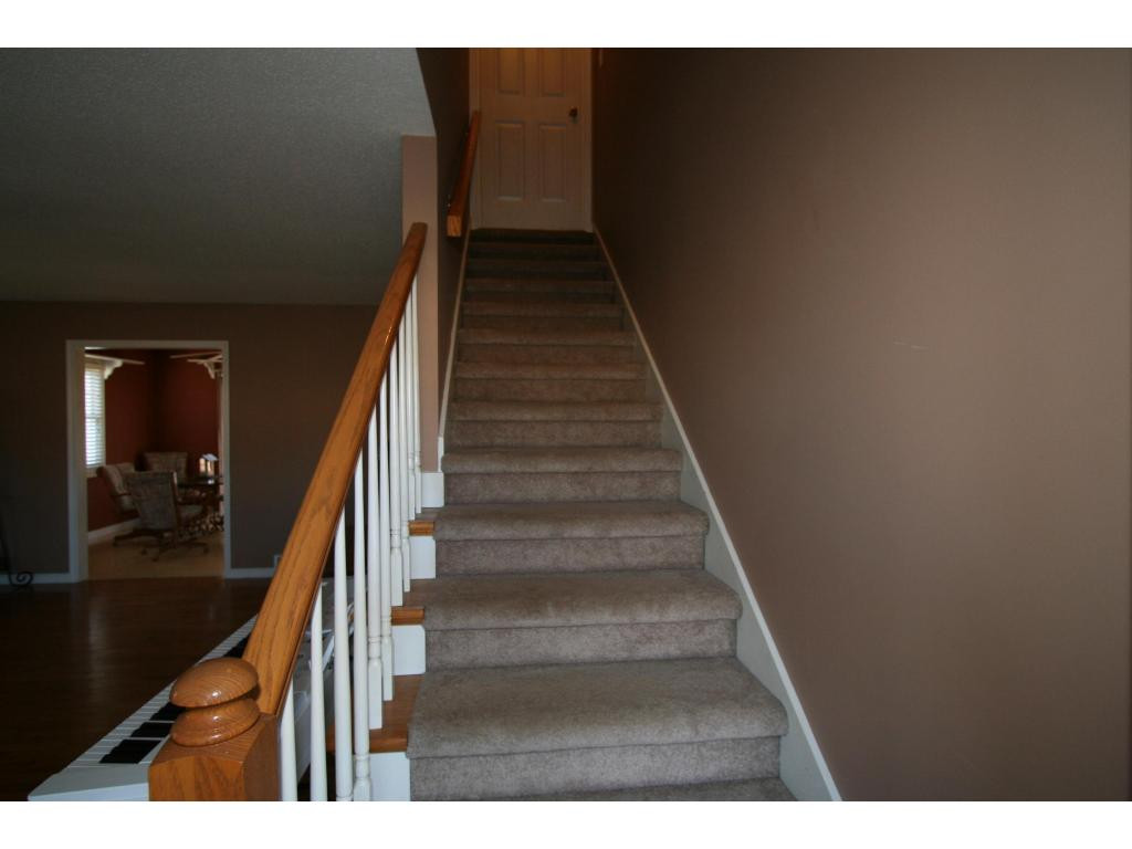 109 Reece Court North Jonesborough, TN 37659 - Photo 12 of 19 stairwell