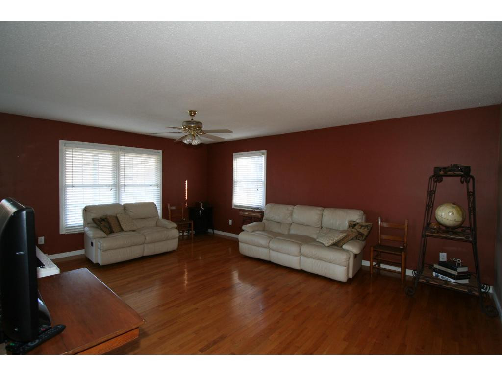 109 Reece Court North Jonesborough, TN 37659 - Photo 3 of 19 living room
