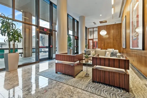 $1,099,995 | 85 East India Row, Unit 9G, Boston, MA 02110