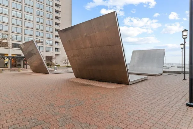 $1,099,995 | 85 East India Row, Unit 9G, Boston, MA 02110