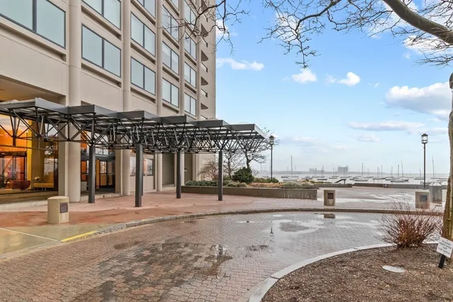 $1,099,995 | 85 East India Row, Unit 9G, Boston, MA 02110