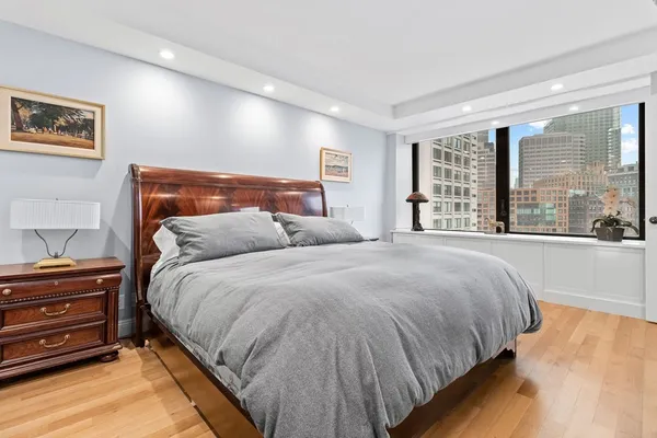 $1,099,995 | 85 East India Row, Unit 9G, Boston, MA 02110