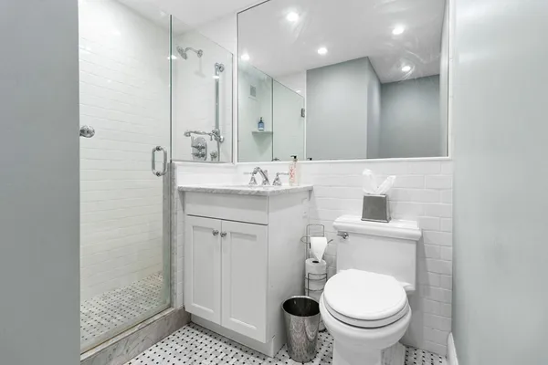 $1,099,995 | 85 East India Row, Unit 9G, Boston, MA 02110