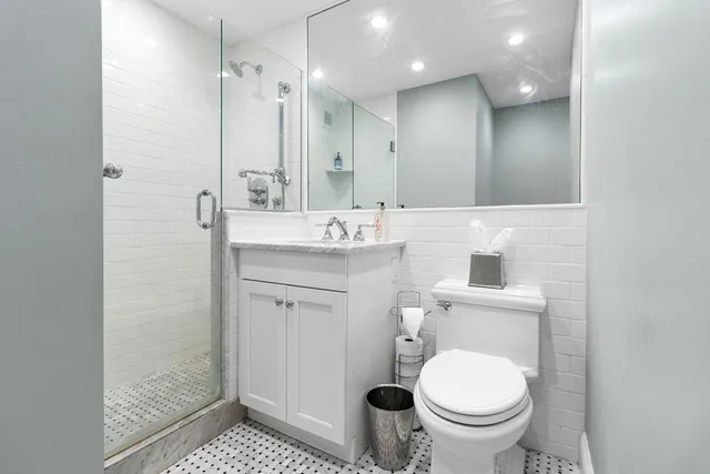 $1,099,995 | 85 East India Row, Unit 9G, Boston, MA 02110