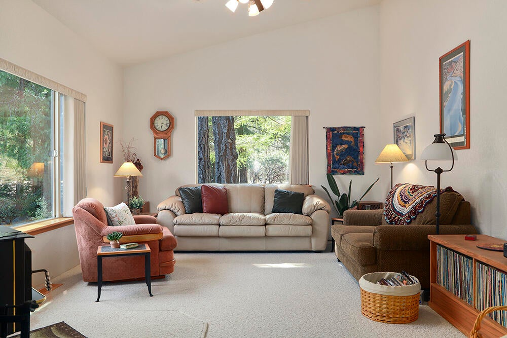 842 North Pinnon Road Grants Pass, OR 97526 - Photo 8 of 58 4