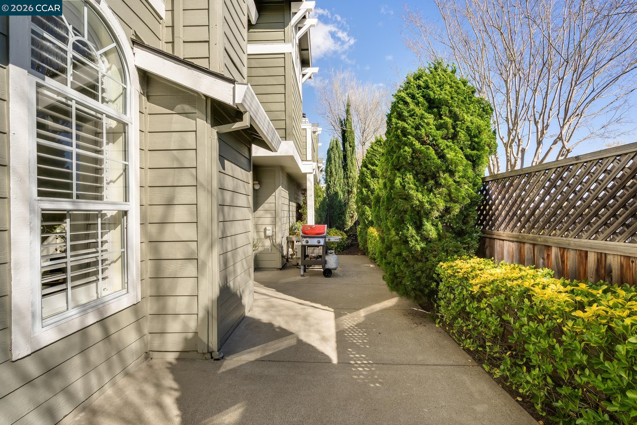 1008 Radiant Lane San Ramon, CA 94583 - Photo 11 of 44