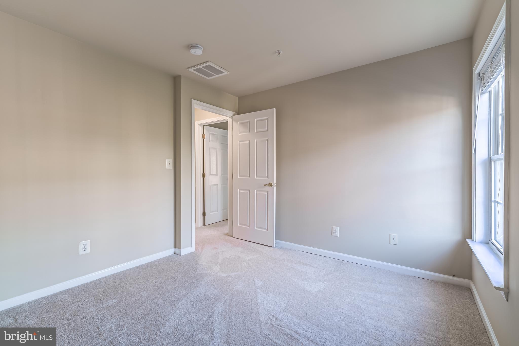 4618 Hummingbird Way, Unit 101 Fairfax, VA 22033 - Photo 38 of 42
