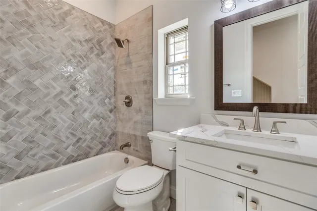 $649,900 | 408 Shelby Trail, Bells, TX 75414