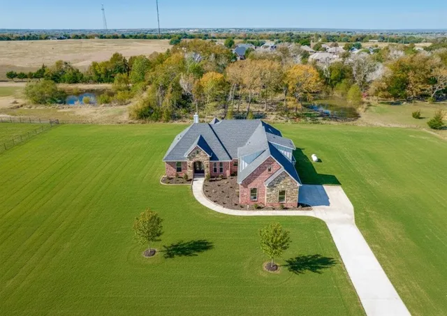 $649,900 | 408 Shelby Trail, Bells, TX 75414