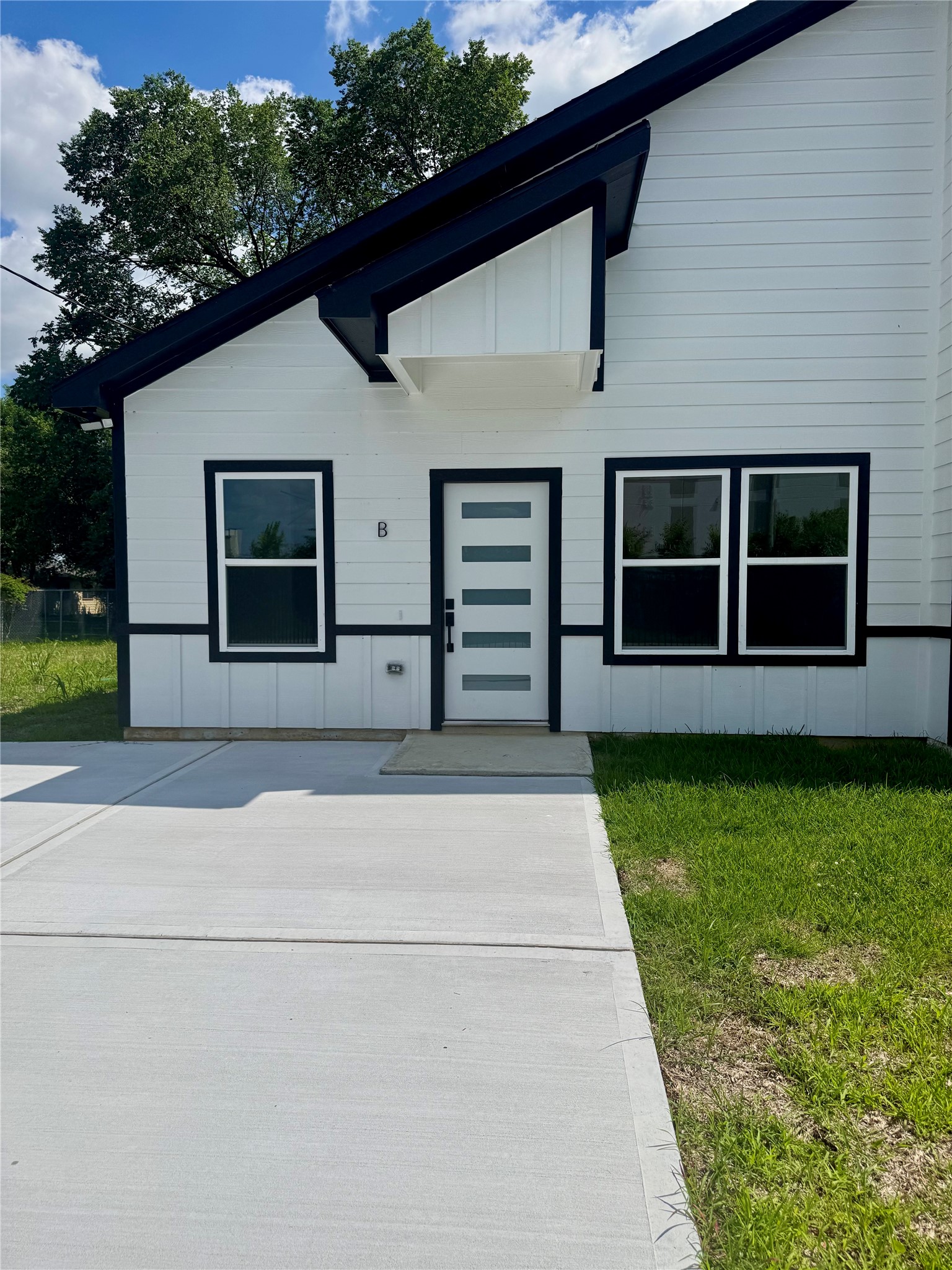 5710 Delmack Street, Unit B Houston, TX 77032 - Photo 1 of 30