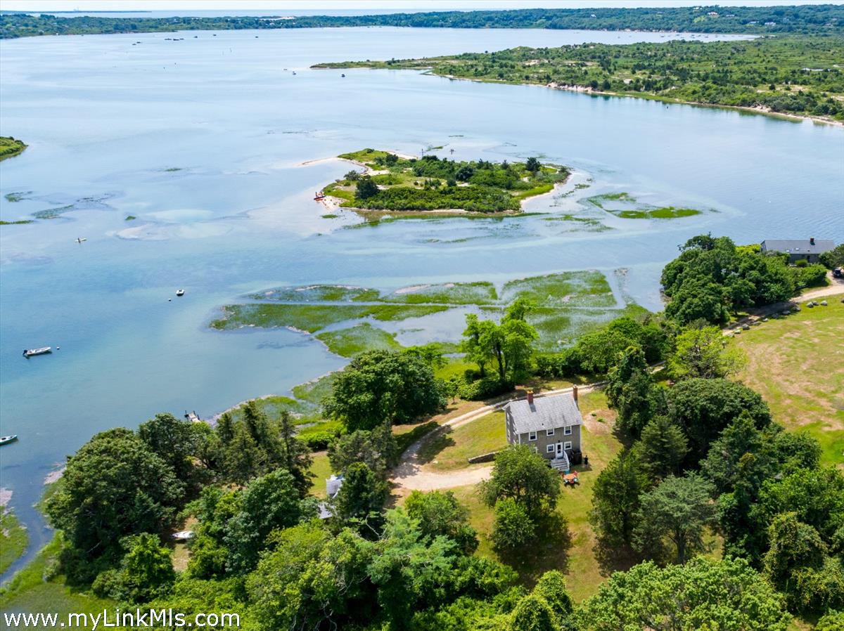 34 Edy's Island Way Chilmark, MA 02535 - Photo 4 of 46