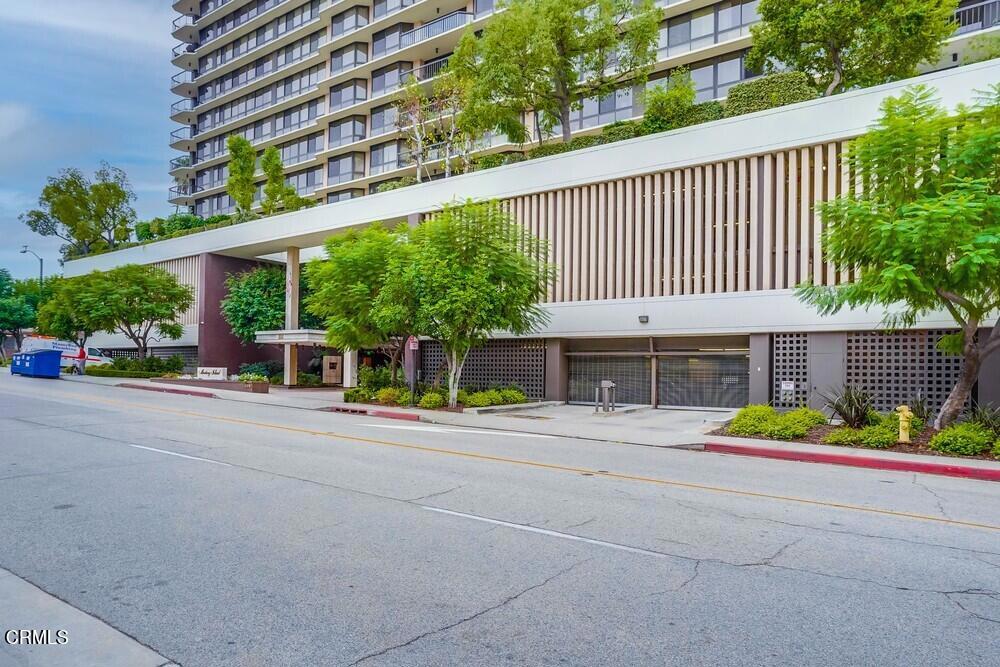 222 Monterey Road, Unit 1103 Glendale, CA 91206 - Photo 3 of 68 222-monterey-rd-004_web