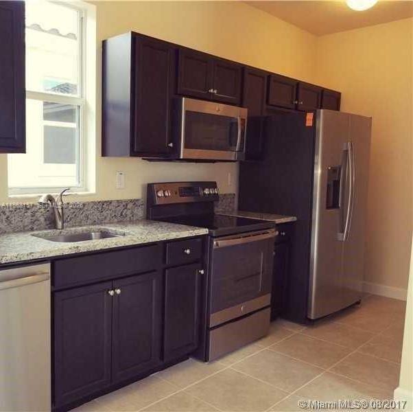 17102 Southwest 95th Terrace Miami, FL 33196 - Photo 3 of 10