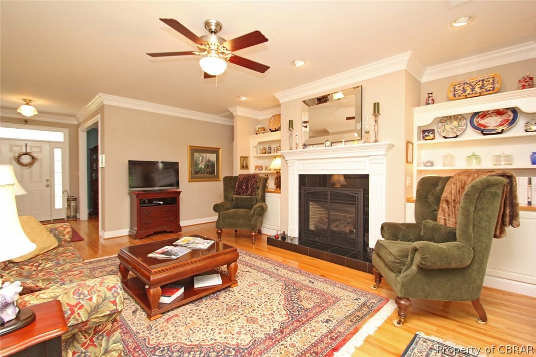 258 Old Point Road White Stone, VA 22578 - Photo 24 of 50 Living Room