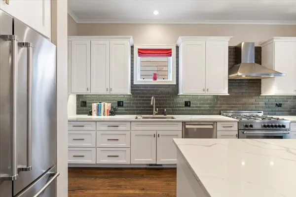 $1,099,000 | 1448 West Carmen Avenue, Unit 1, Chicago, IL 60640