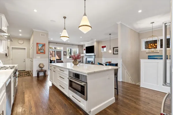 $1,099,000 | 1448 West Carmen Avenue, Unit 1, Chicago, IL 60640