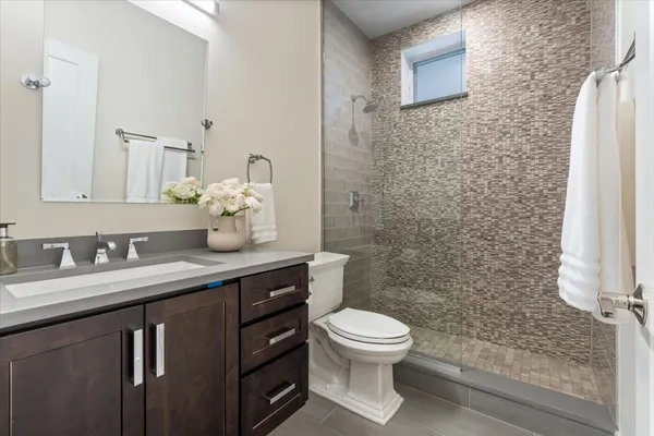 $1,099,000 | 1448 West Carmen Avenue, Unit 1, Chicago, IL 60640