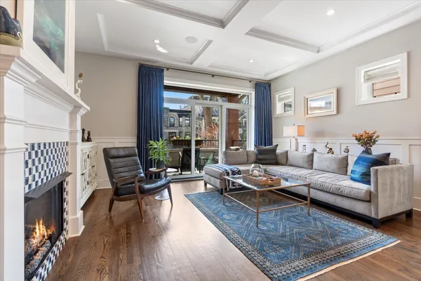 $1,099,000 | 1448 West Carmen Avenue, Unit 1, Chicago, IL 60640