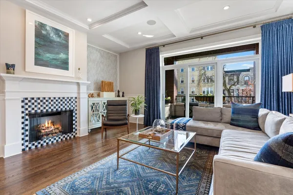 $1,099,000 | 1448 West Carmen Avenue, Unit 1, Chicago, IL 60640
