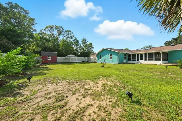 a view of an outdoor space