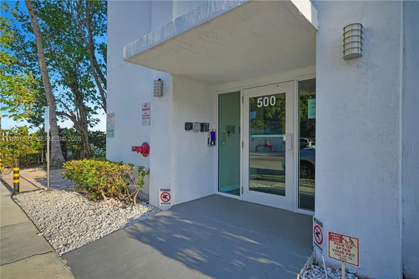$2,500 | 500 Northeast 29th Street, Unit 703, Miami, FL 33137
