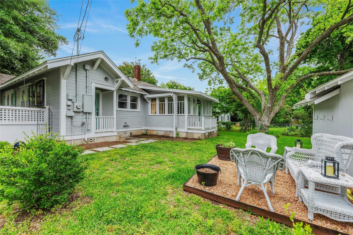 1502 Olive Street Georgetown, TX 78626 - Photo 23 of 38 Peaceful sitting area