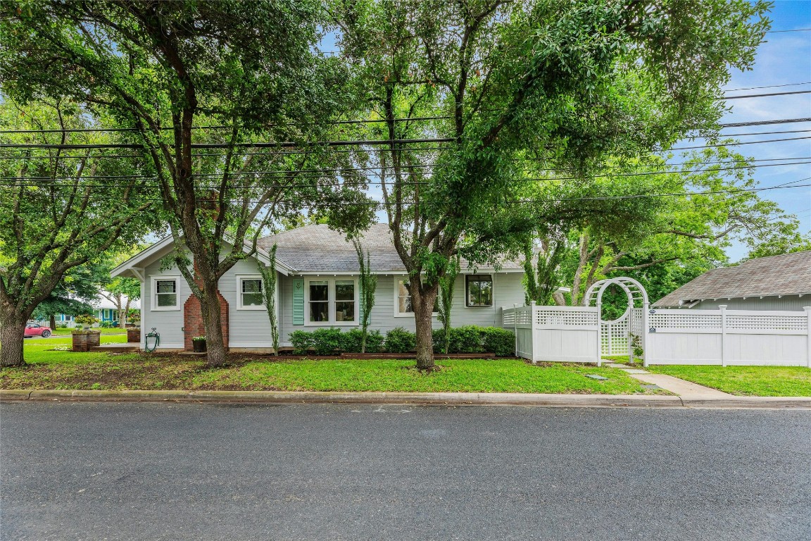 1502 Olive Street Georgetown, TX 78626 - Photo 29 of 38 Side of home from road view
