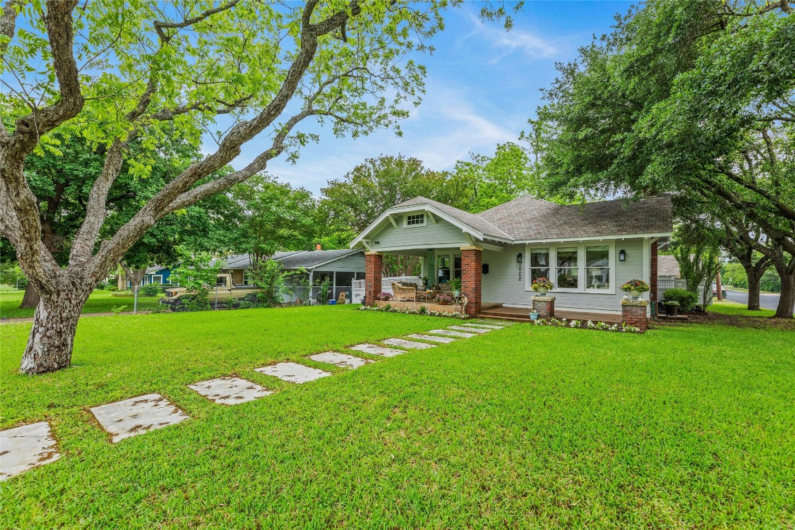 1502 Olive Street Georgetown, TX 78626 - Photo 36 of 38 Another gorgeous front view