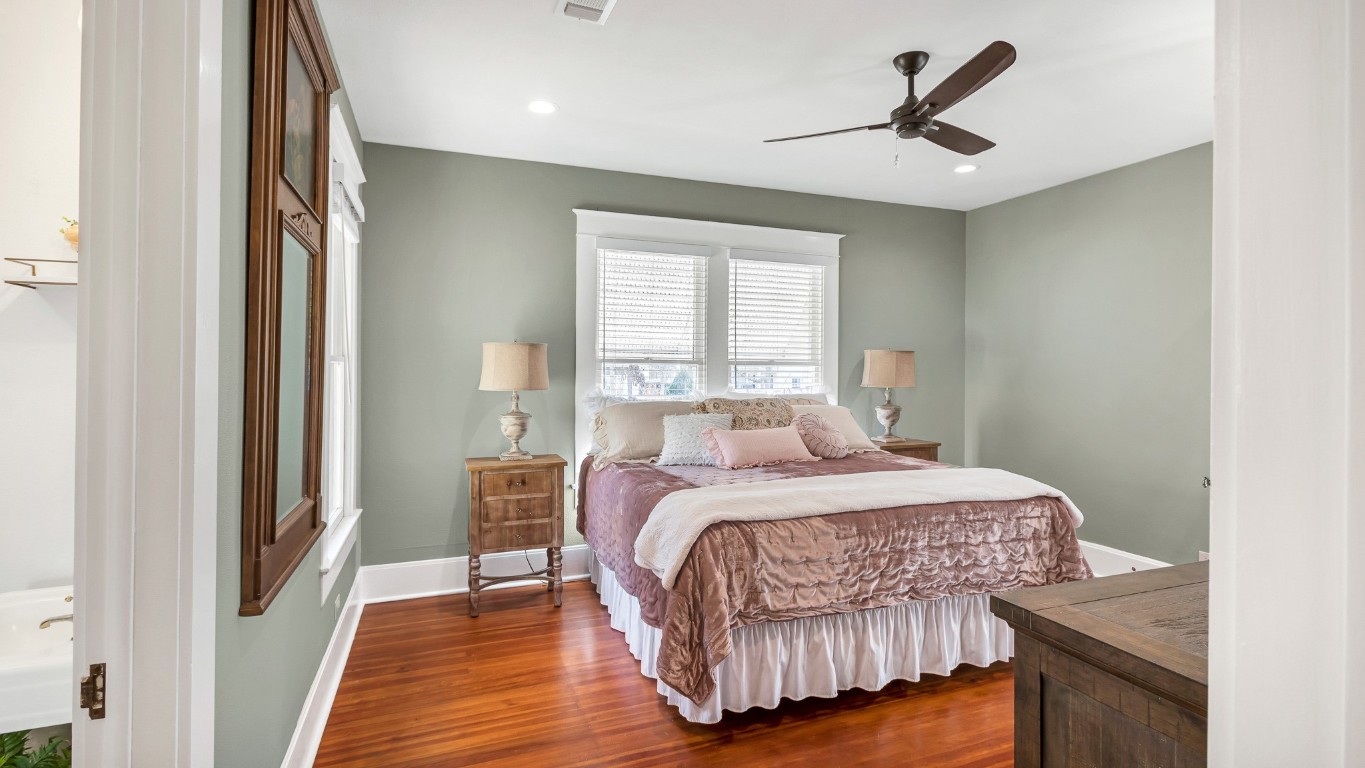 1502 Olive Street Georgetown, TX 78626 - Photo 6 of 38 Primary bedroom