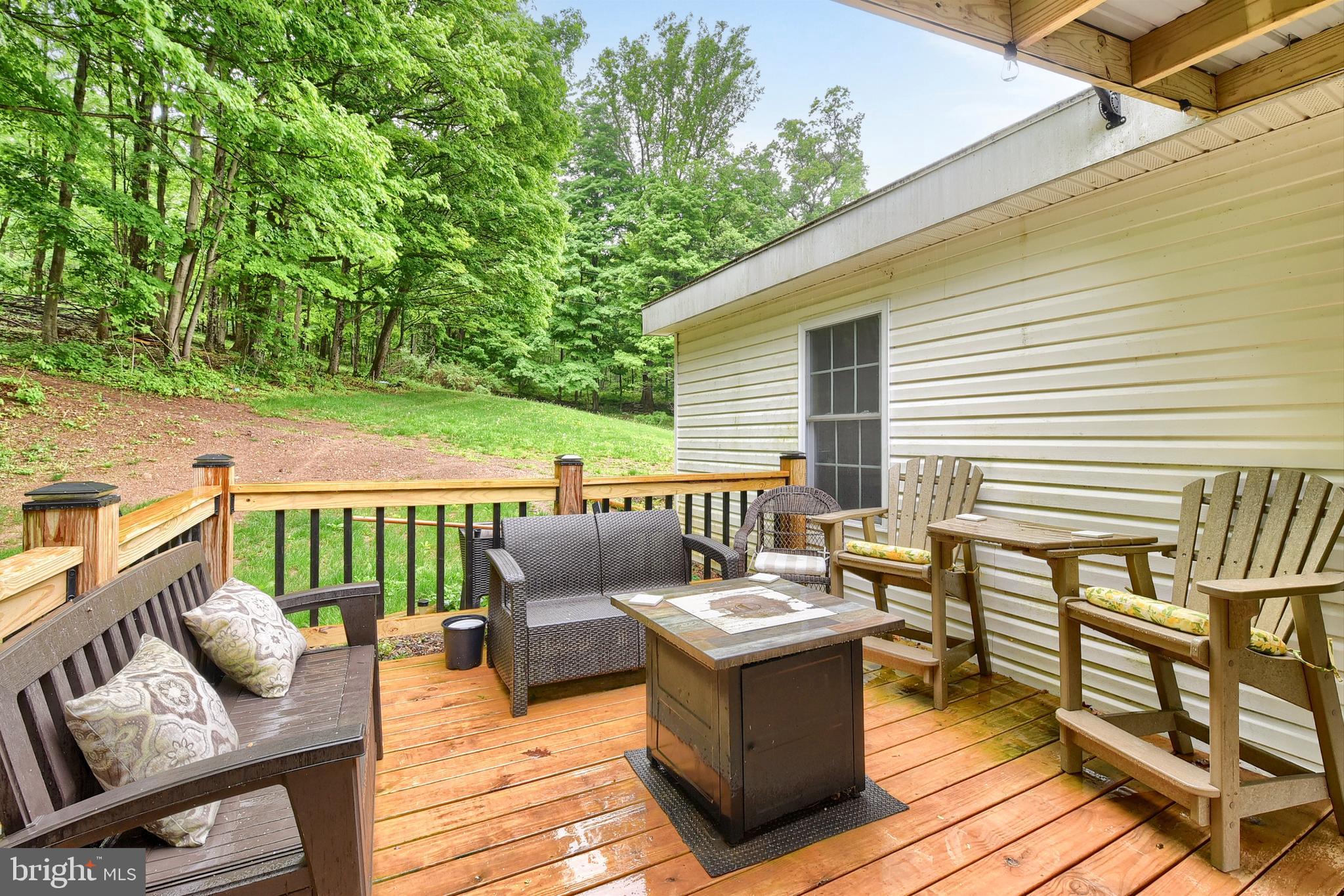 33 Crull Trace Landisburg, PA 17040 - Photo 8 of 69 REAR DECK