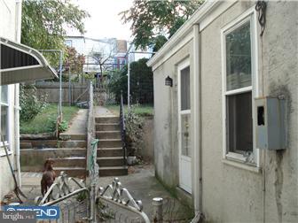 819 Locust Street Reading, PA 19604 - Photo 3 of 11 Exterior Back