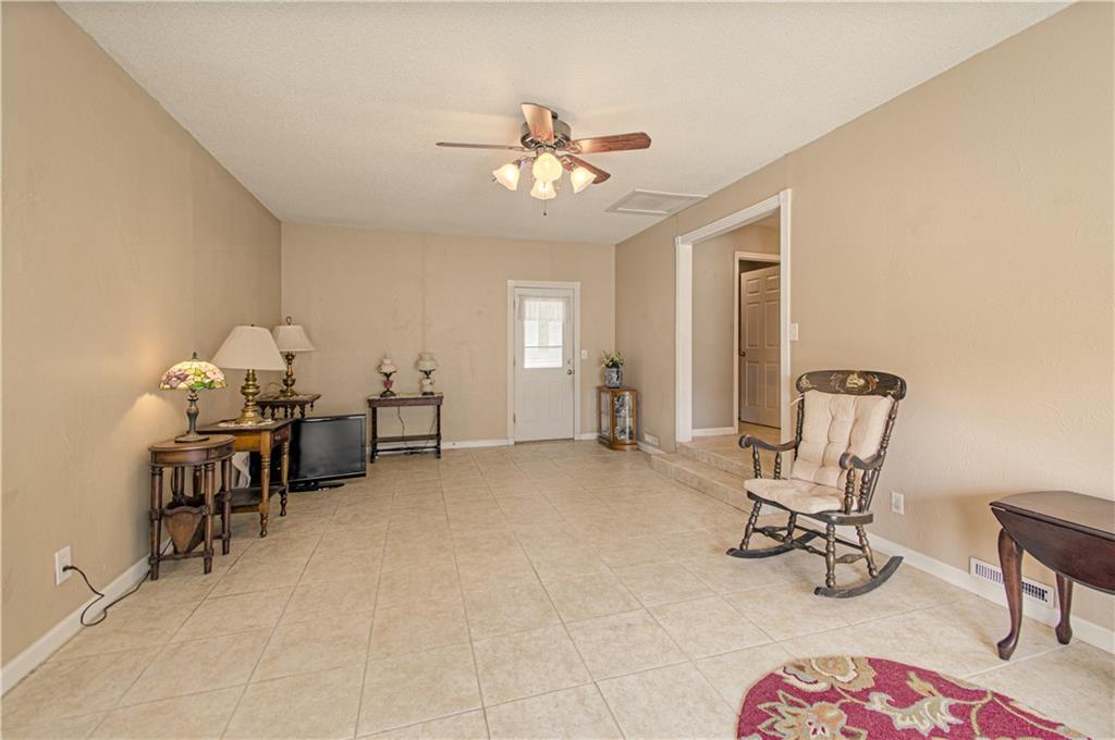 120 Johnson Road Liberty, MO 64068 - Photo 12 of 29 Gallery Image 12