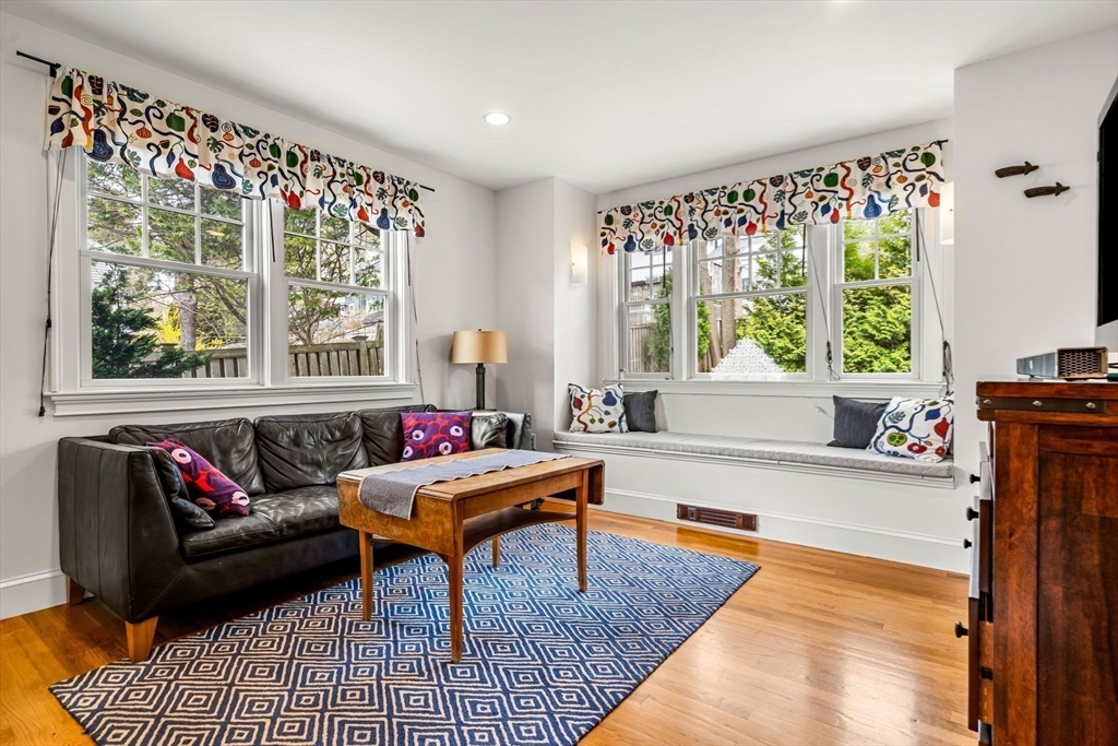 31 Bow Road Newton, MA 02459 - Photo 13 of 39