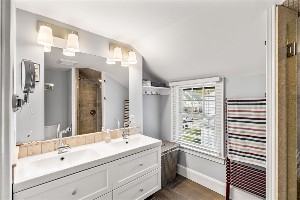 31 Bow Road Newton, MA 02459 - Photo 19 of 39