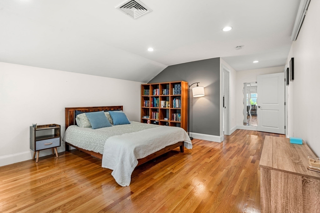 31 Bow Road Newton, MA 02459 - Photo 25 of 39