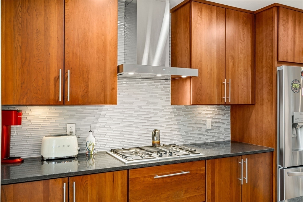 31 Bow Road Newton, MA 02459 - Photo 8 of 39