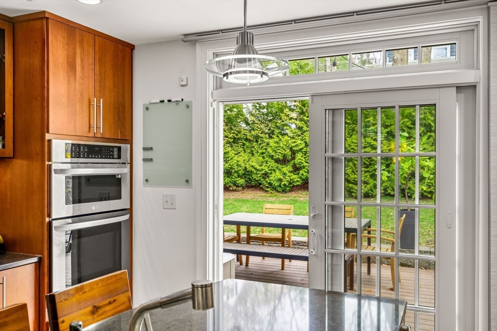 31 Bow Road Newton, MA 02459 - Photo 10 of 39